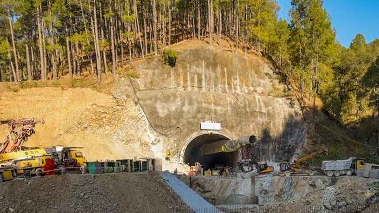 సొరంగంలో సహాయ చర్యలకు మళ్లీ అంతరాయం