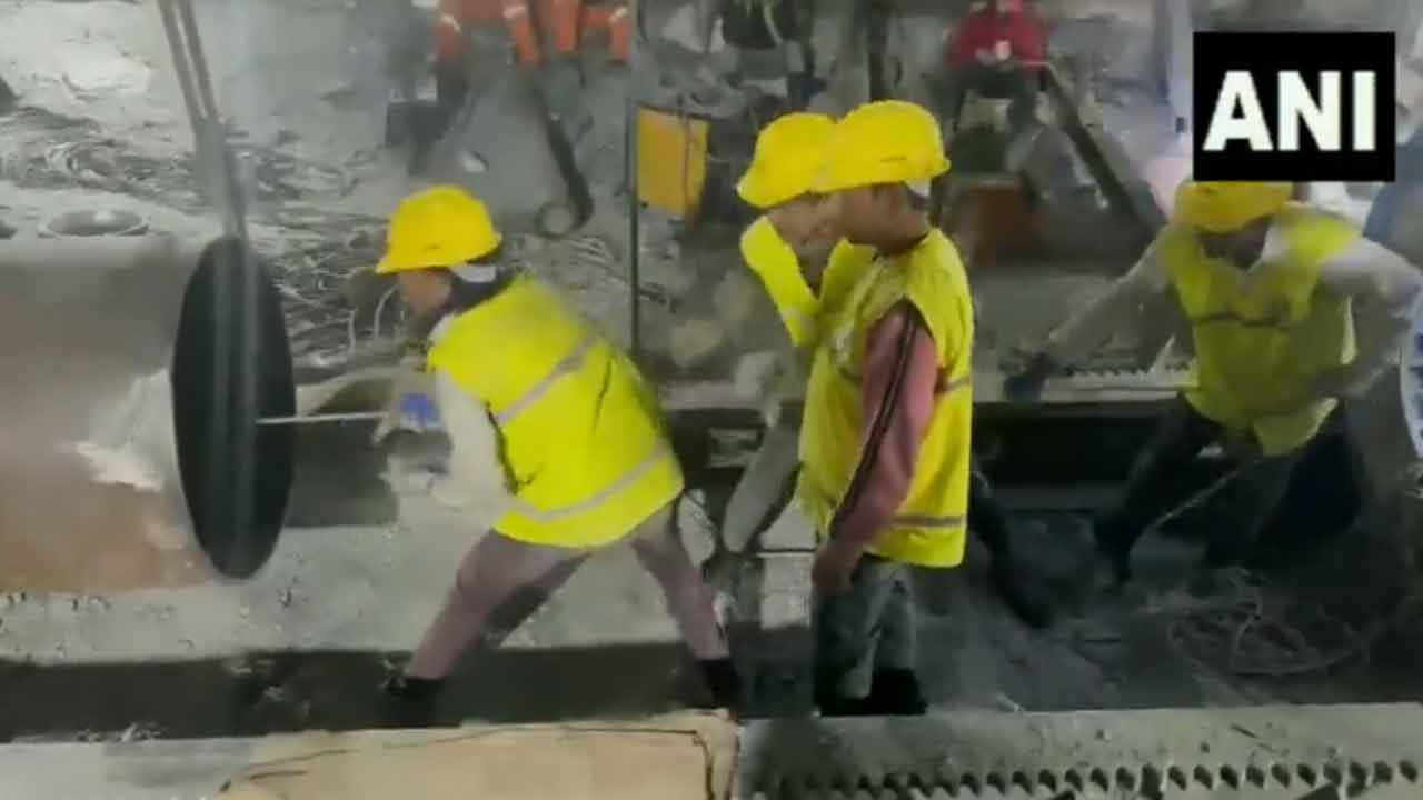 Uttarakhand Tunnel: ట‌న్నెల్‌లోకి పైప్‌లైన్ అమ‌ర్చిన రెస్క్యూ బృందం.. ఏ క్ష‌ణ‌మైనా కార్మికులు బ‌య‌ట‌కు