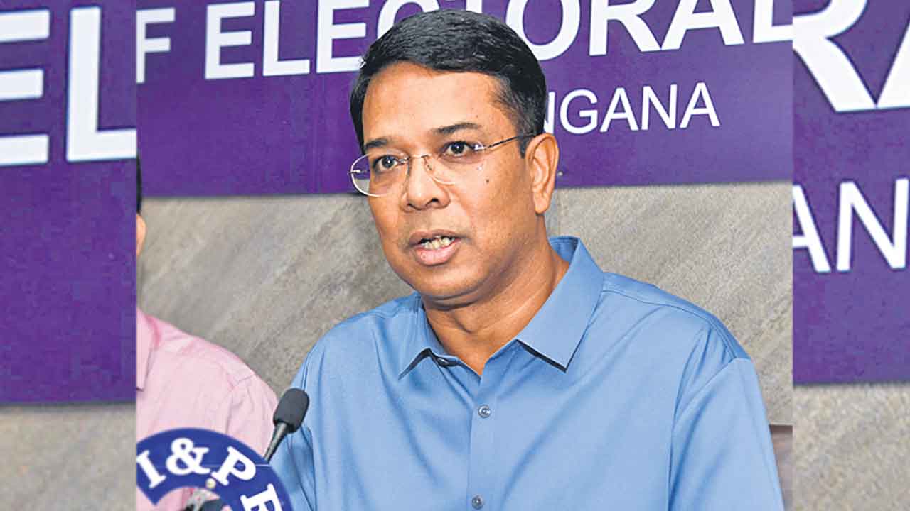 స్థానిక పోలీసులకు పోలింగ్ విధులు వద్దు