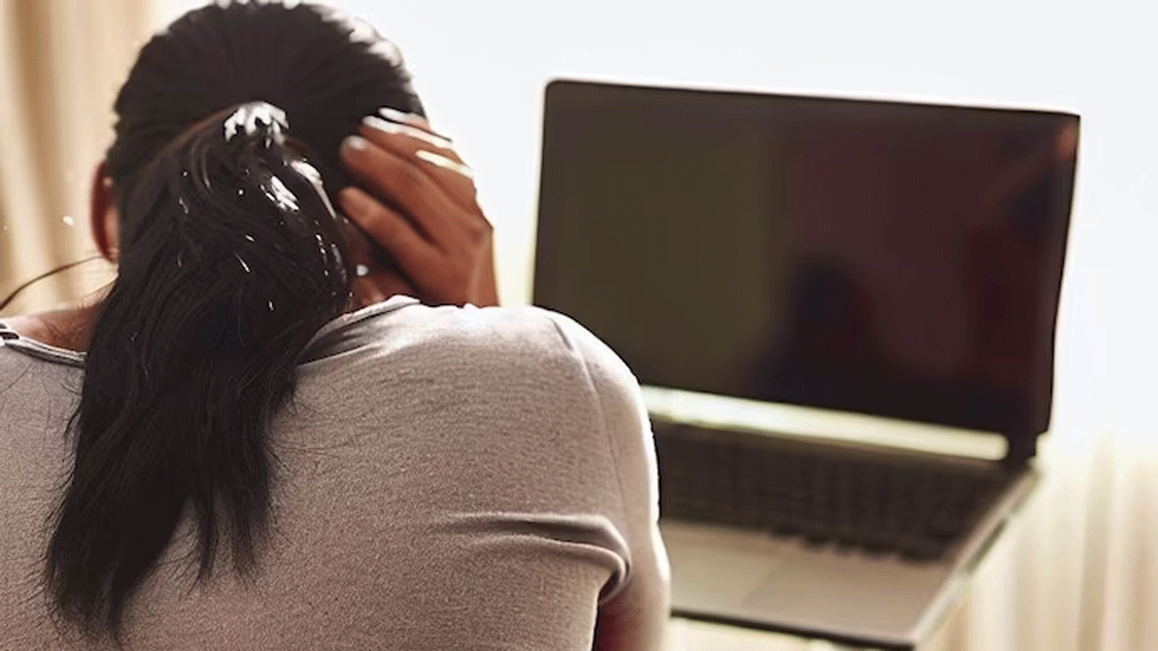 Online Scam | ఆన్‌లైన్ స్కామ్‌లో ఎమ్మెల్యే కూతురికి టోక‌రా : రూ. 79,000 కొట్టేసిన స్కామ‌ర్లు