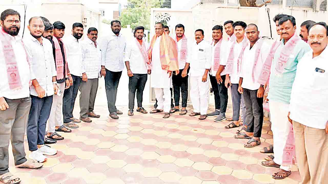 ప్రతి కార్యకర్త సైనికుడిలా పని చేయాలి