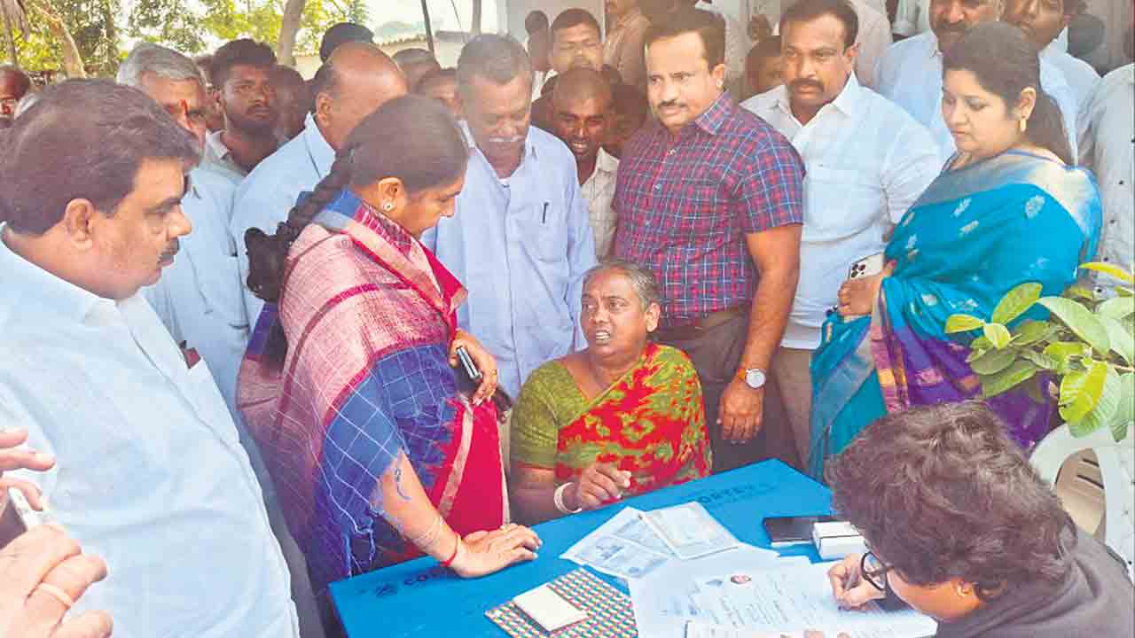 పథకాలను పకడ్బందీగా అమలు చేయాలి