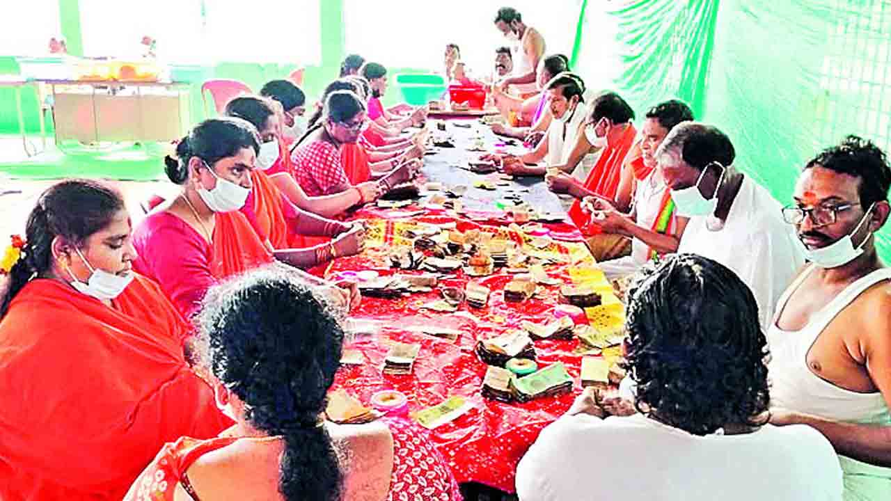 మేడారం ఆదాయం రూ. 39.84 లక్షలు