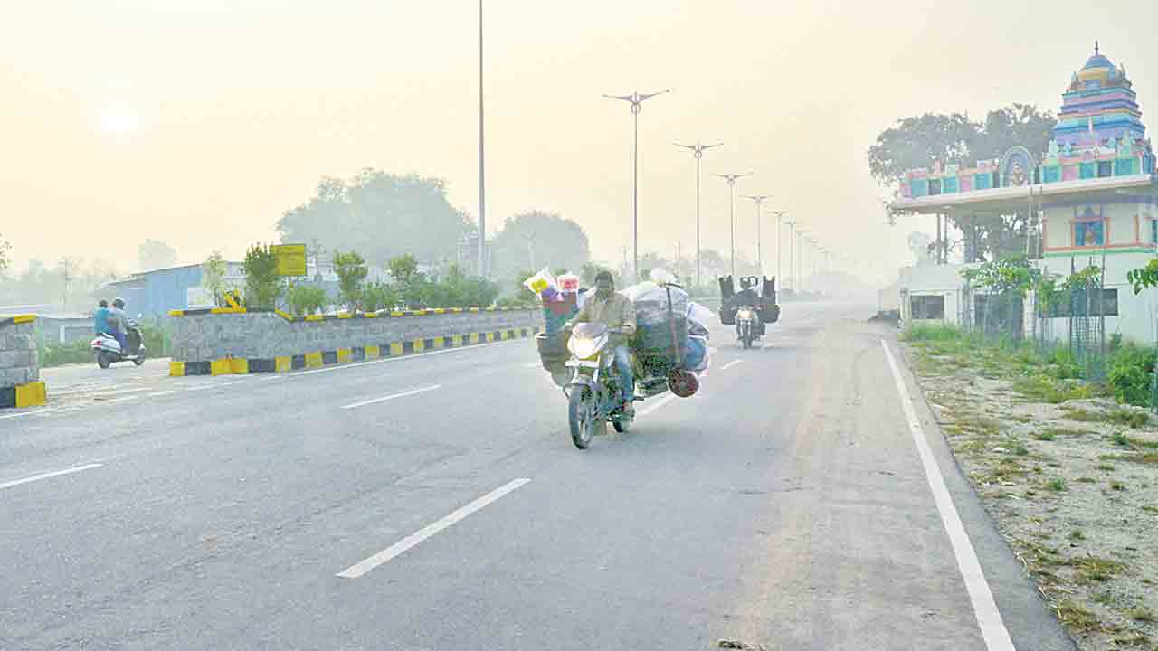 పొట్టకూటి కోసం పాట్లు..
