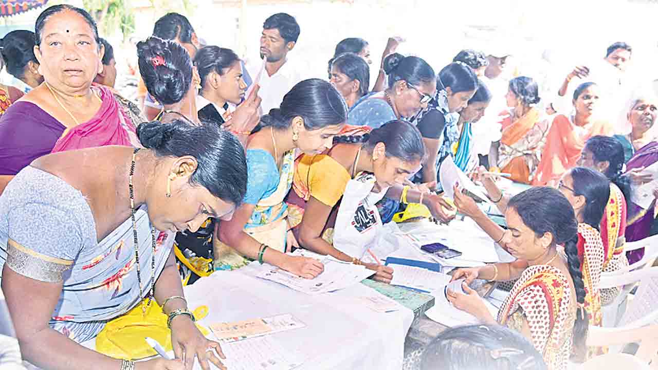 ఆగమాగం.. గందరగోళం !