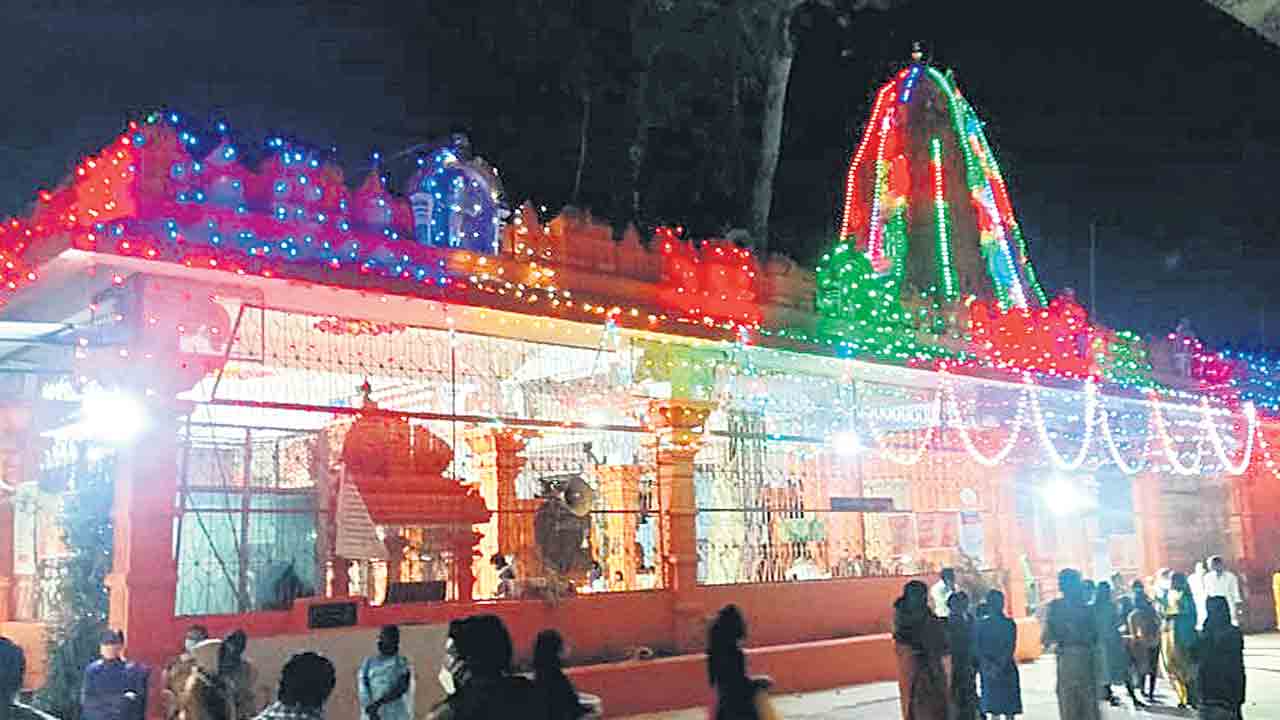 భక్తుల కొంగు బంగారం… రామారెడ్డి కాలభైరవుడు