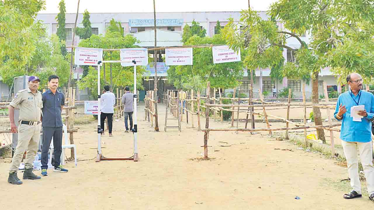 మెదక్దే.. తొలిఫలితం