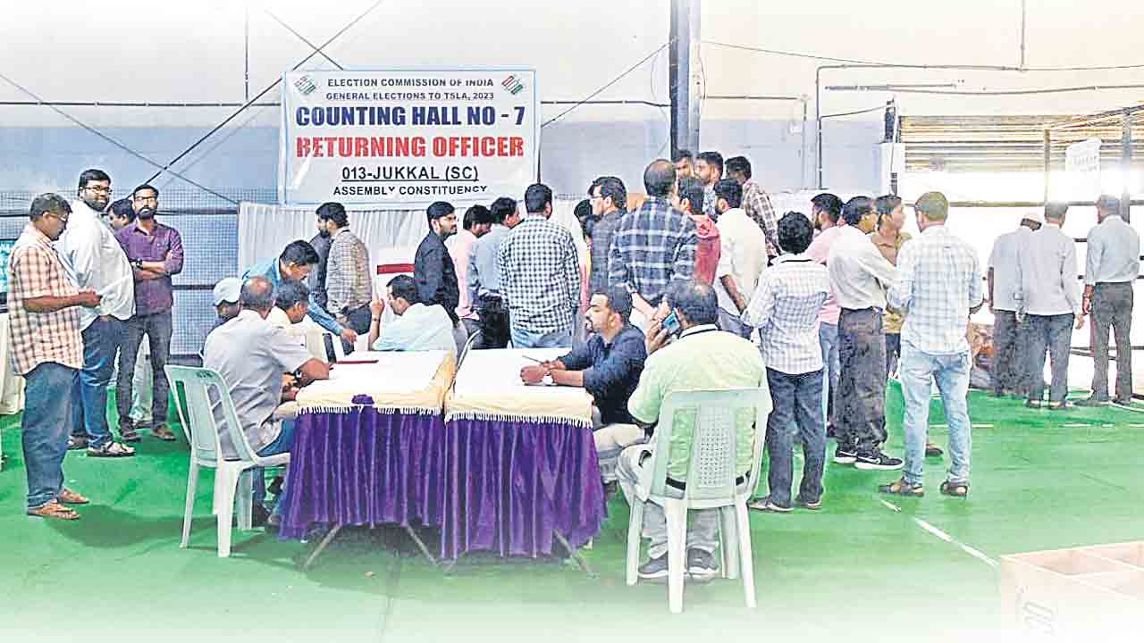 నేడే ప్రజా తీర్పు