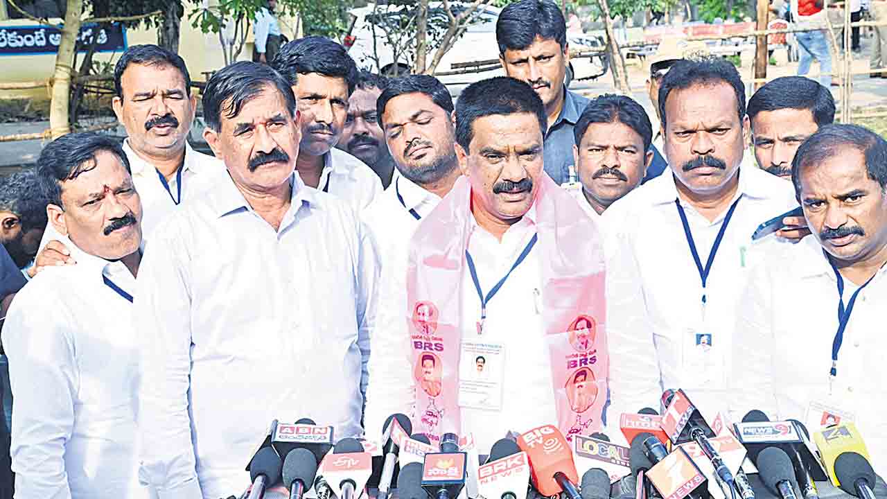 ప్రజల పక్షాన పోరాడుతా..