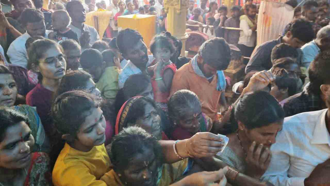 వైభవంగా కురుమూర్తి బ్రహ్మోత్సవాలు