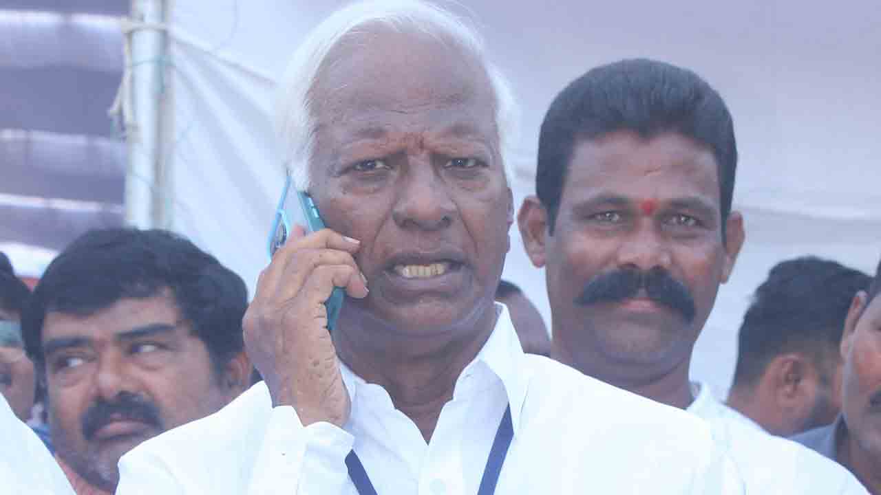 తెలంగాణ హక్కులకు భంగం కలగనివ్వం