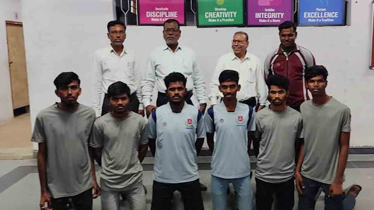 రాష్ట్రస్థాయి షూటింగ్‌బాల్‌ పోటీలకు ఎంపిక