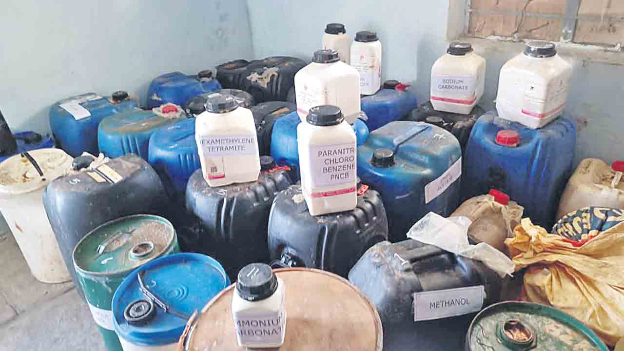 3 కోట్ల విలువైన డ్రగ్స్‌ స్వాధీనం