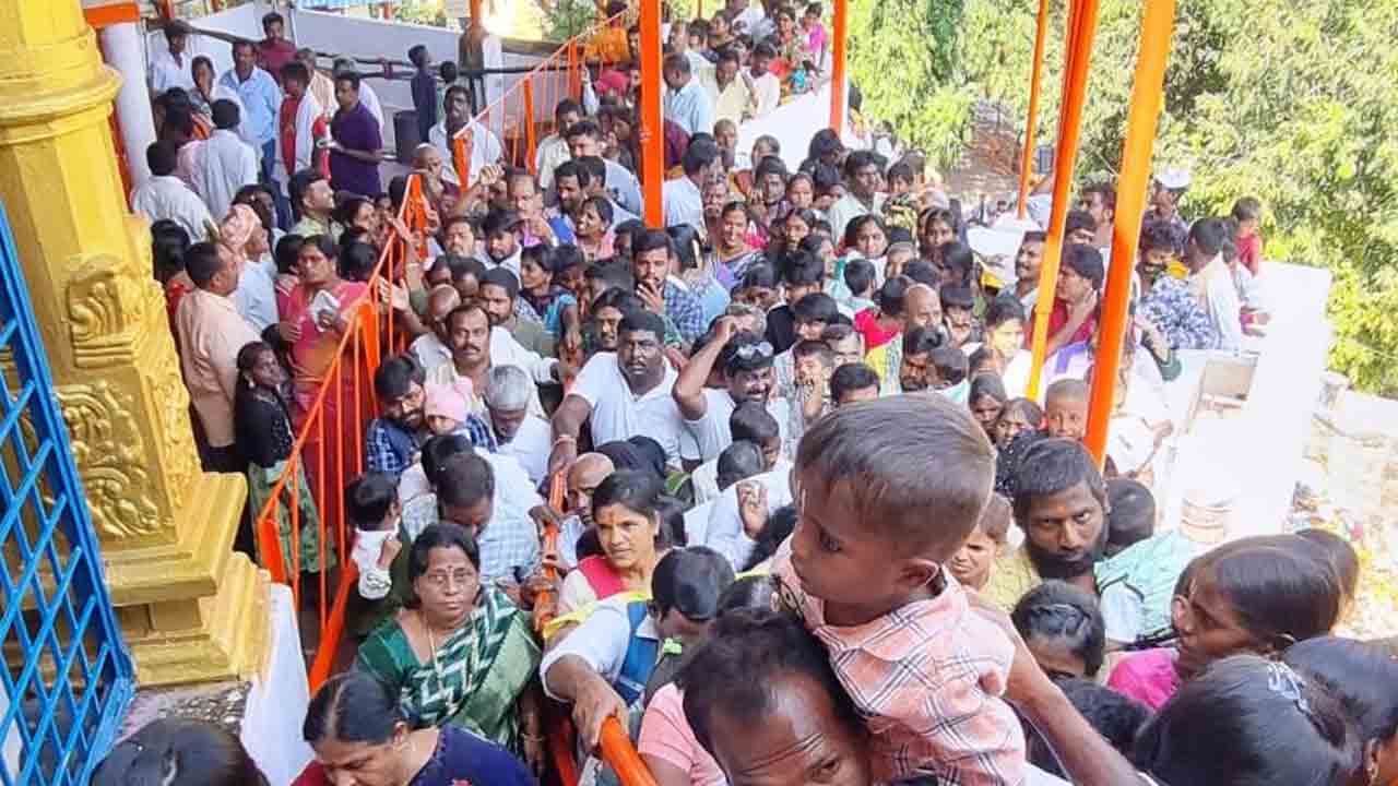 మార్మోగిన గోవింద నామస్మరణ