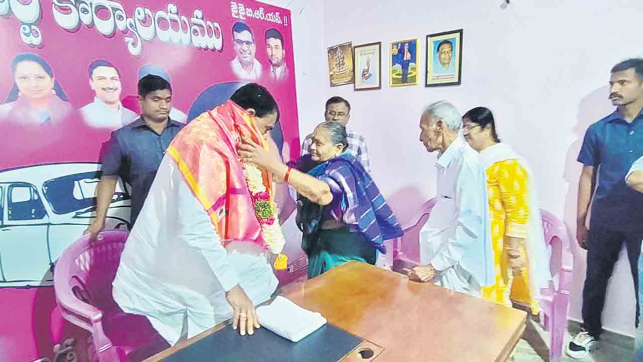 ఎమ్మెల్యే పోచారానికి శుభాకాంక్షల వెల్లువ