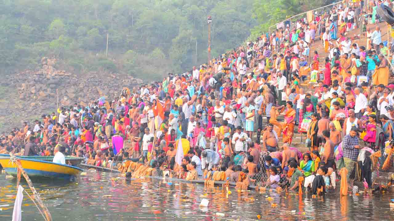 శ్రీగిరి.. భక్తఝరి