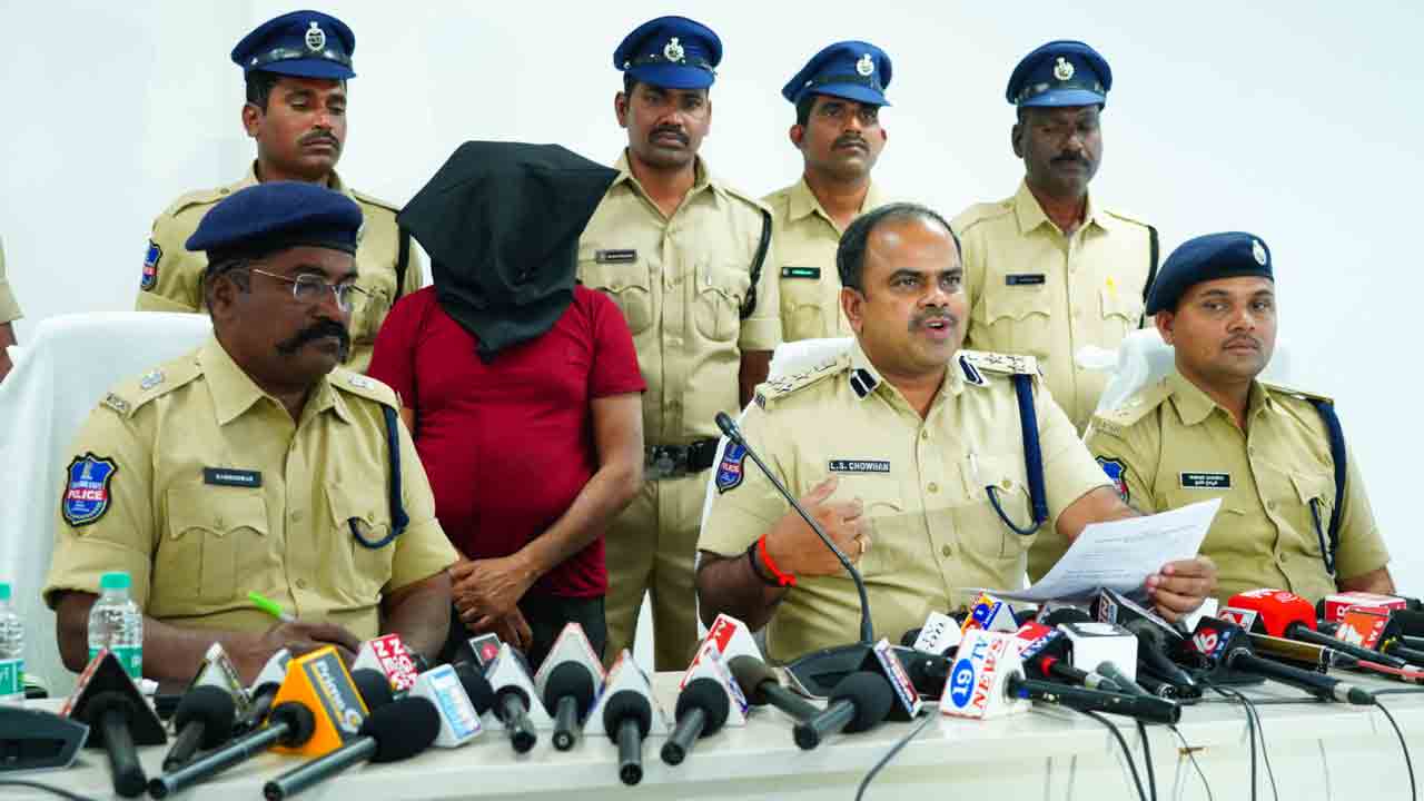 సీరియల్‌ కిల్లర్‌ అరెస్ట్‌