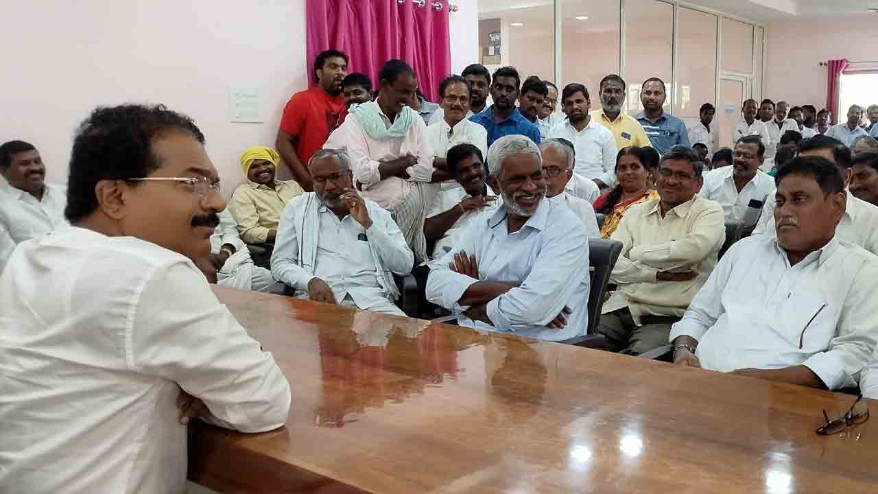 జీపీ ఎన్నికల్లో సర్పంచులను గెలిపించుకునే బాధ్యత నాదే..