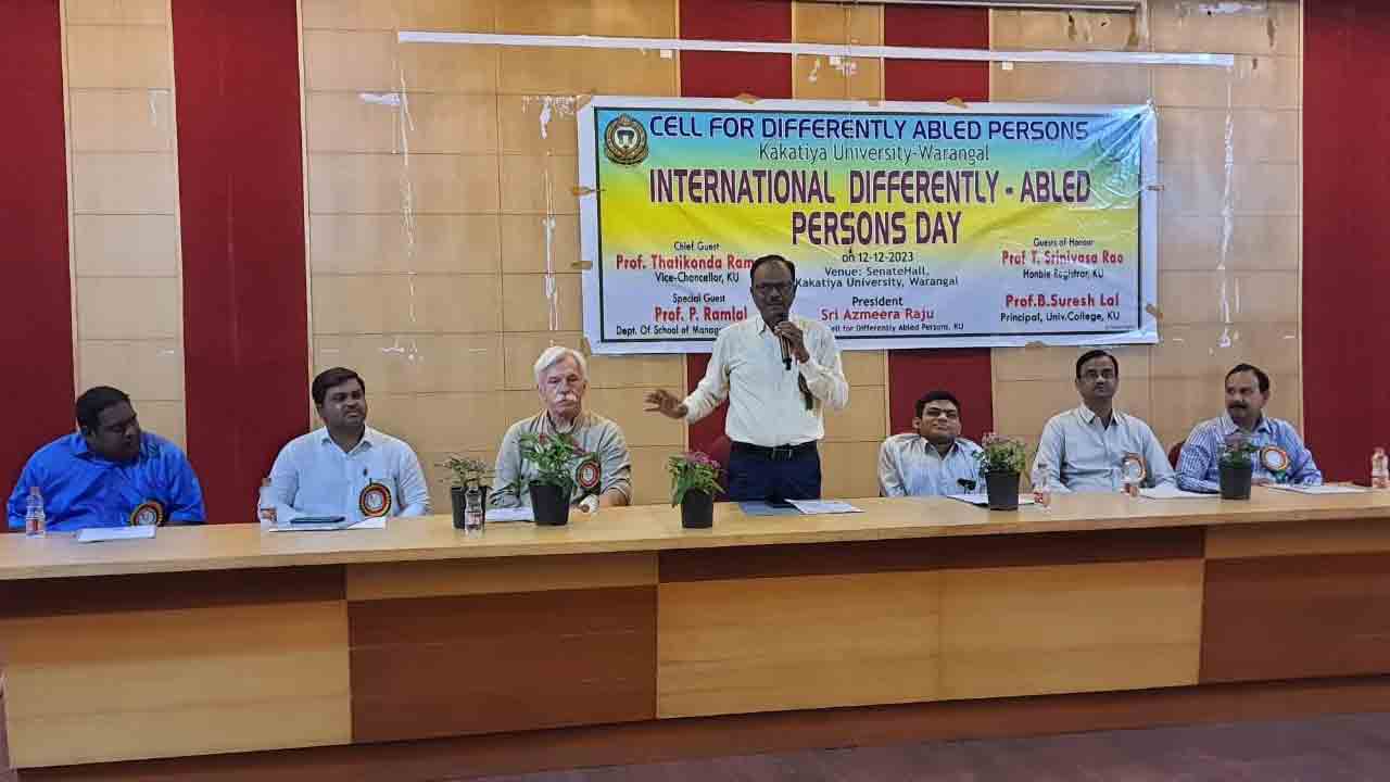 దివ్యాంగులు ఆత్మవిశ్వాసంతో ఉండాలి