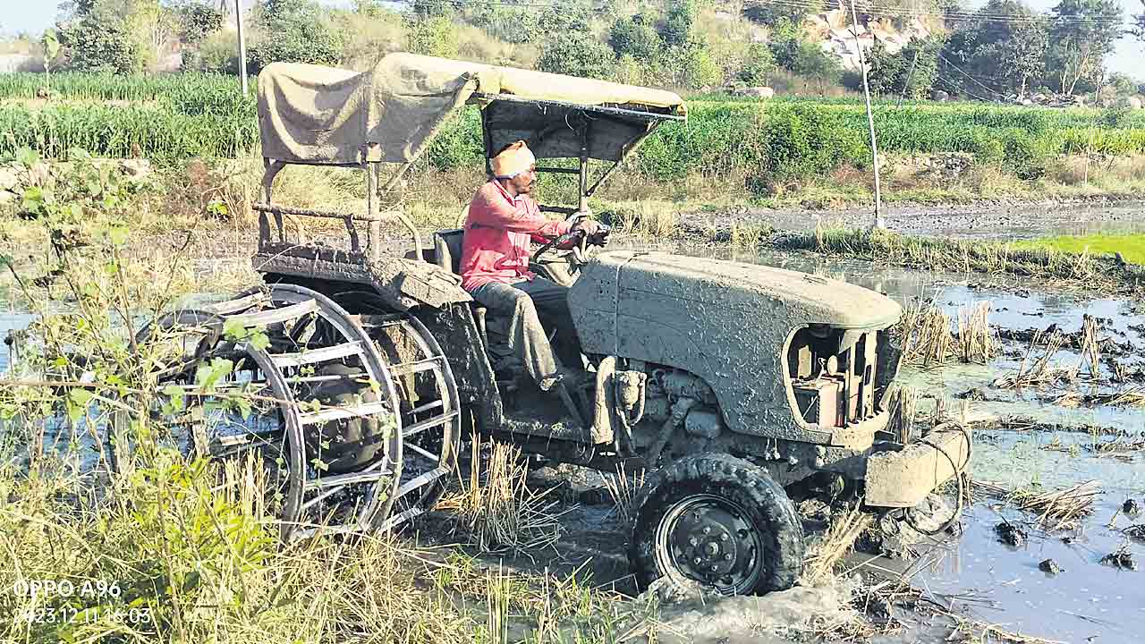 జాగ్రత్తగా నడపండి..