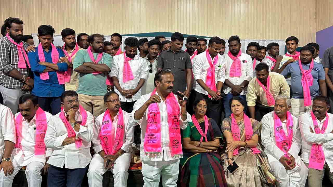 కార్యకర్తలను కంటికిరెప్పలా కాపాడుకుంటాం