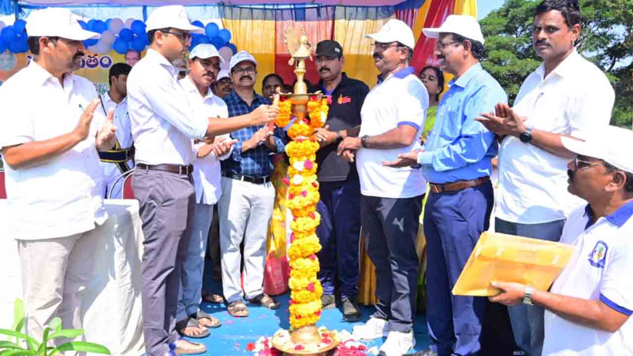 ఆత్మవిశ్వాసంతో ముందుకు సాగాలి