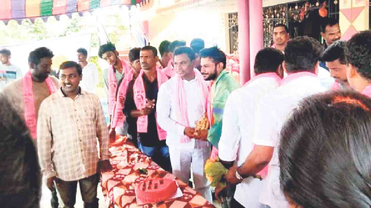 అపద్బాంధవులు