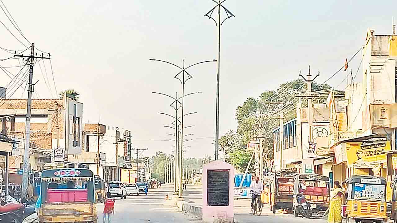 అభివృద్ధి వెలుగుల్లో.. గజ్యానాయక్‌ తండా