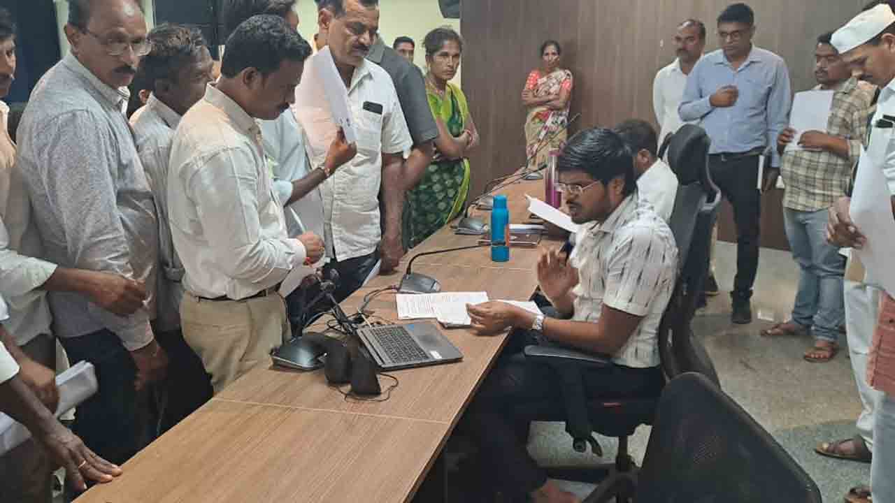 అర్జీదారుల సమస్యల పరిష్కారమే తొలి ప్రాధాన్యం