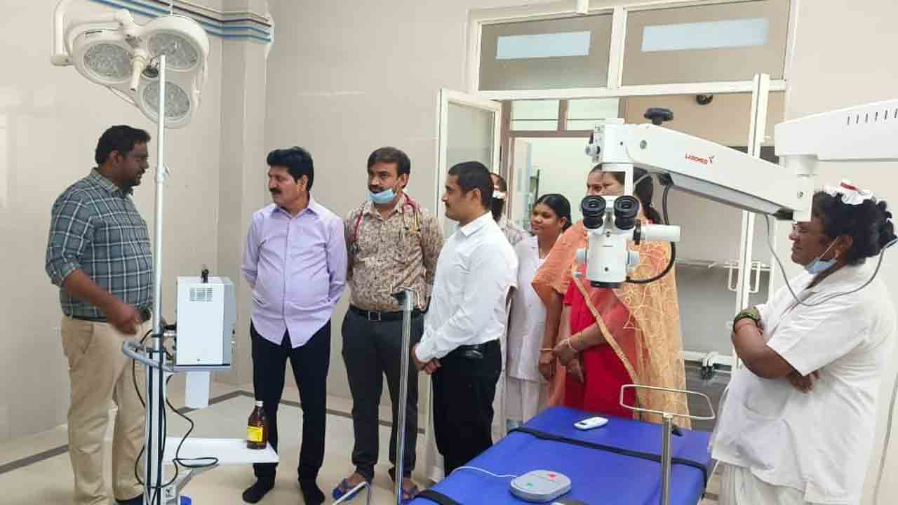 పేదలకు కార్పొరేట్ వైద్య సేవలు