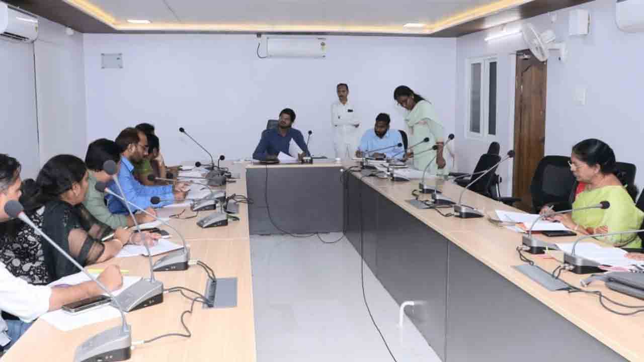 ధాన్యం కొనుగోళ్లలో వేగం పెంచాలి