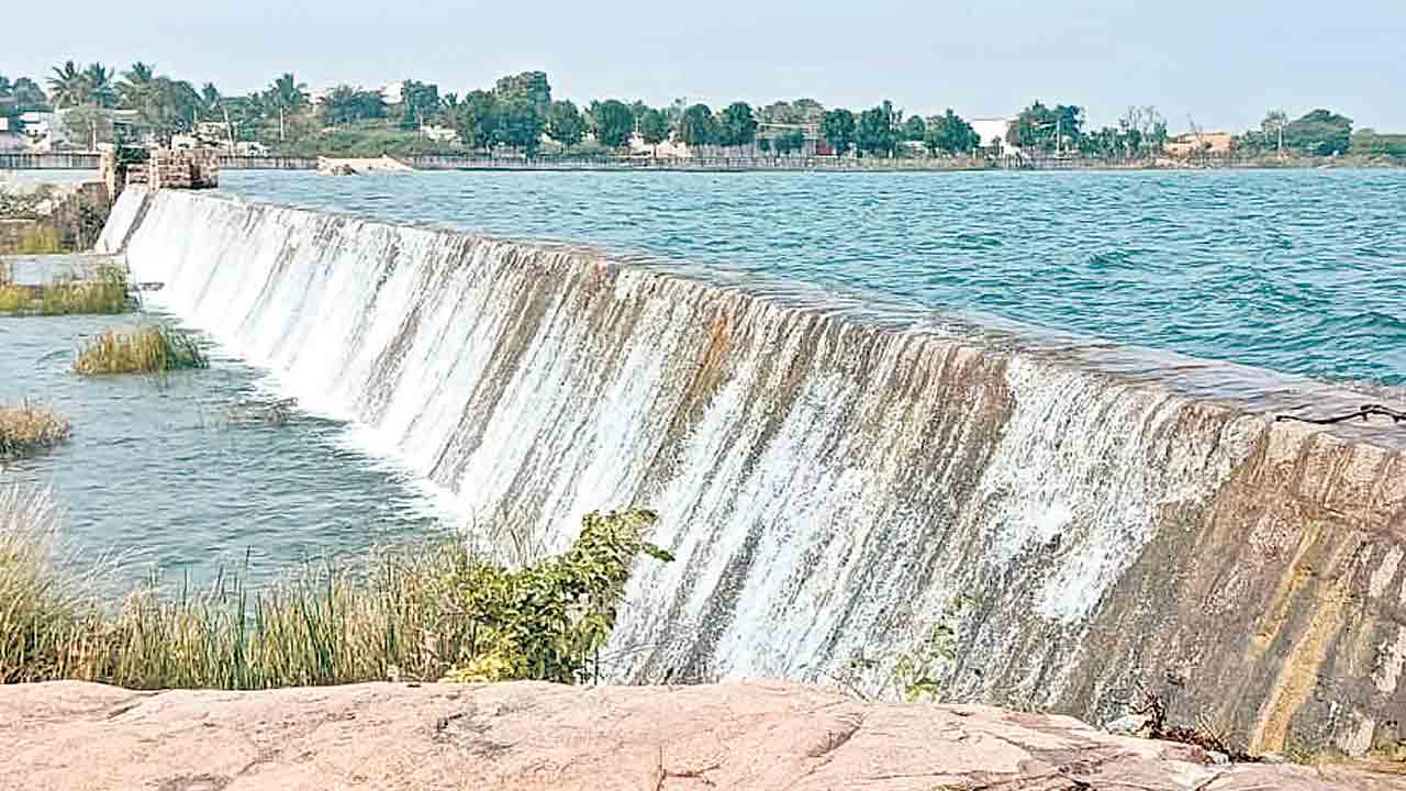 మత్తడి దుంకిన సింగవట్నం