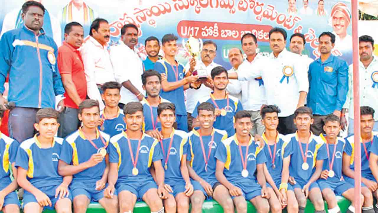 జాతీయస్థాయిలో రాణించాలి