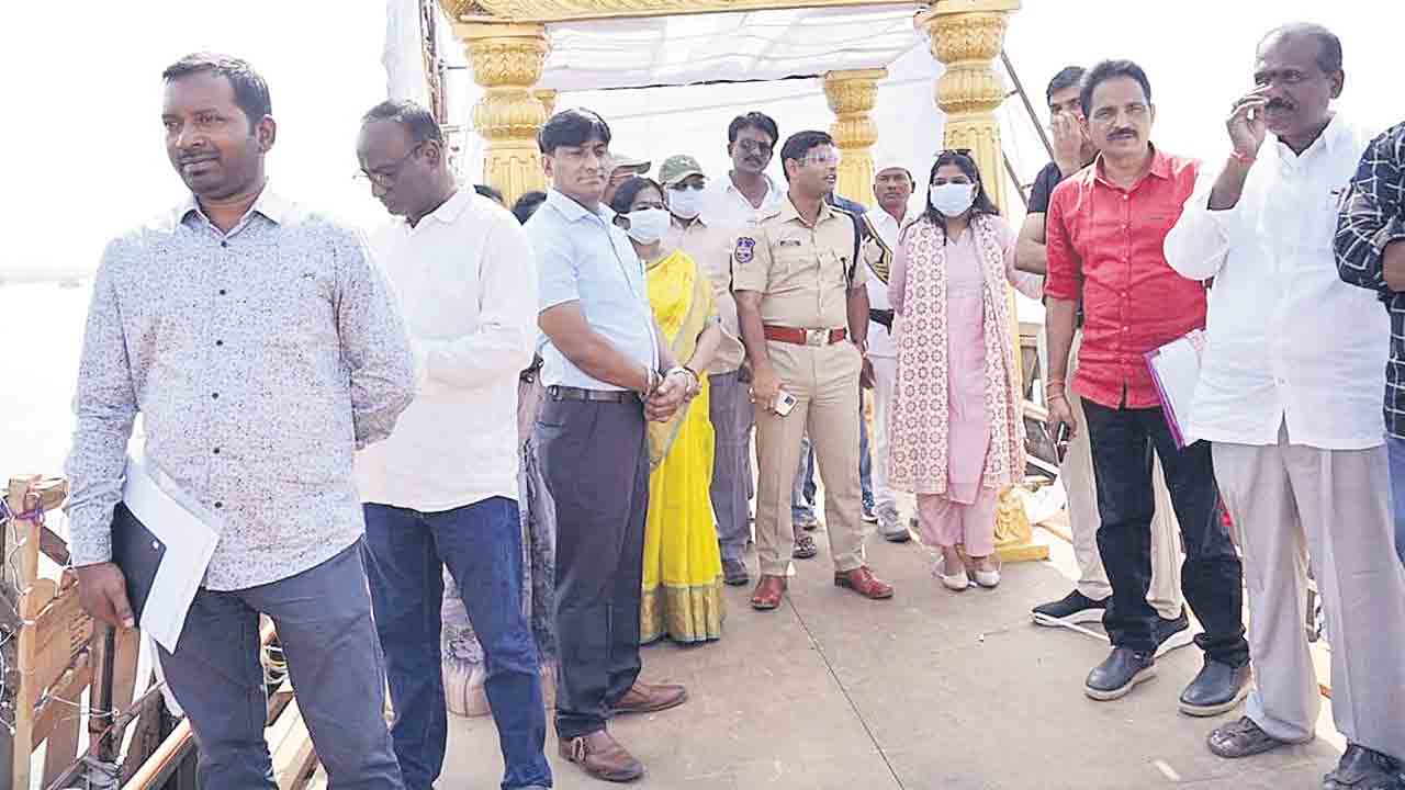 ఏర్పాట్ల పరిశీలనలో భద్రాద్రి కలెక్టర్ ప్రియాంక ఆల