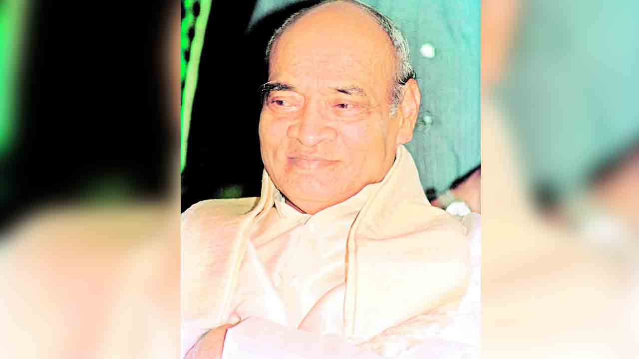 లక్నేపల్లిలో పుట్టి.. ప్రధాని పదవి చేపట్టి