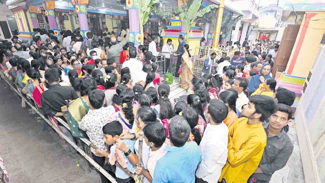 భక్తిశ్రద్ధలతో వైకుంఠ ఏకాదశి