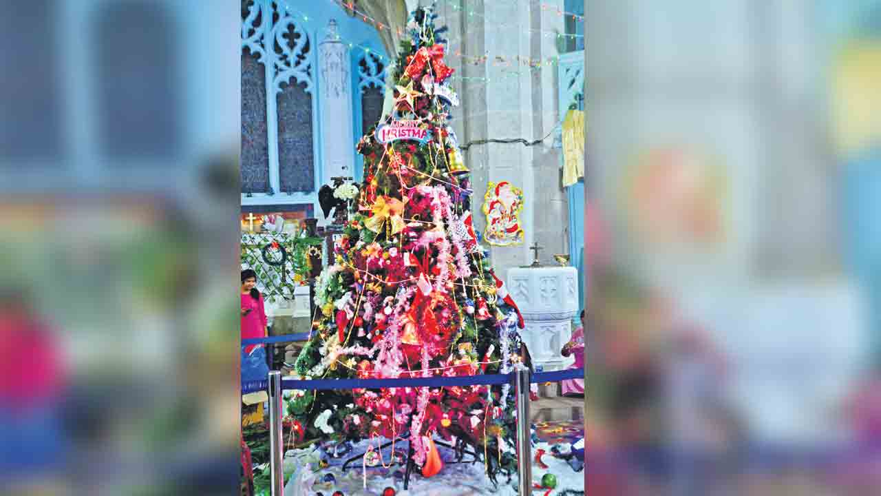 CSI Church | మెతుకుసీమకు విశ్వఖ్యాతి.. మహాద్భుత కట్టడం కరుణామయుడి మందిరం