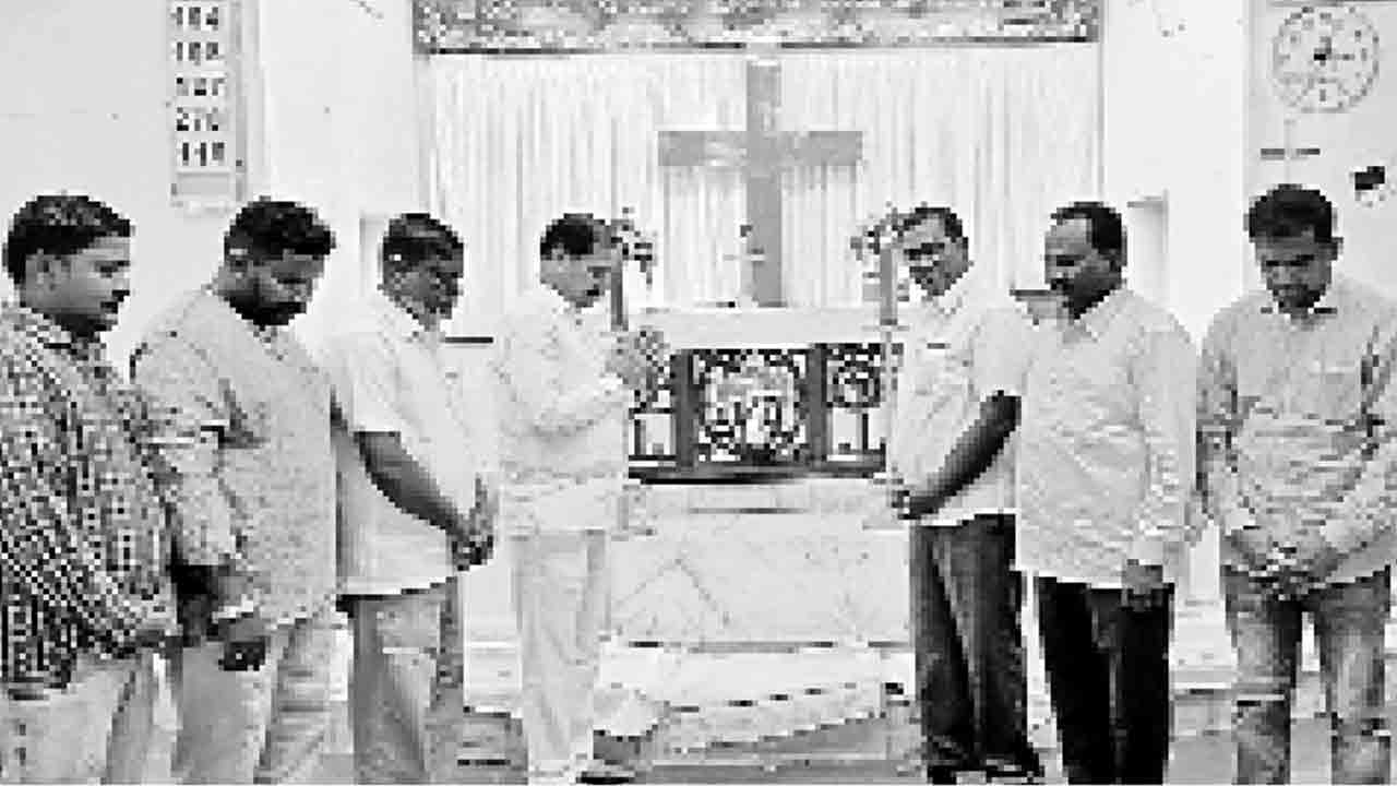 ఘనంగా క్రిస్మస్‌ వేడుకలు