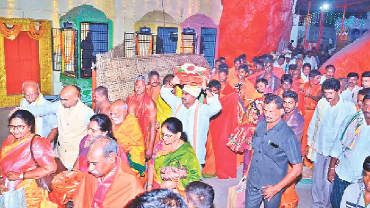 కనుల పండువగా కల్యాణం