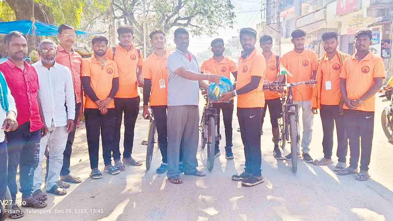 అయోధ్యకు సైకిల్ సవారి