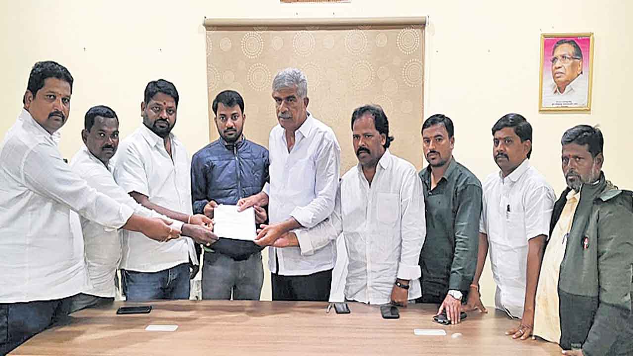 వంటిమామిడి ఏఎంసీ పాలకవర్గం రాజీనామా