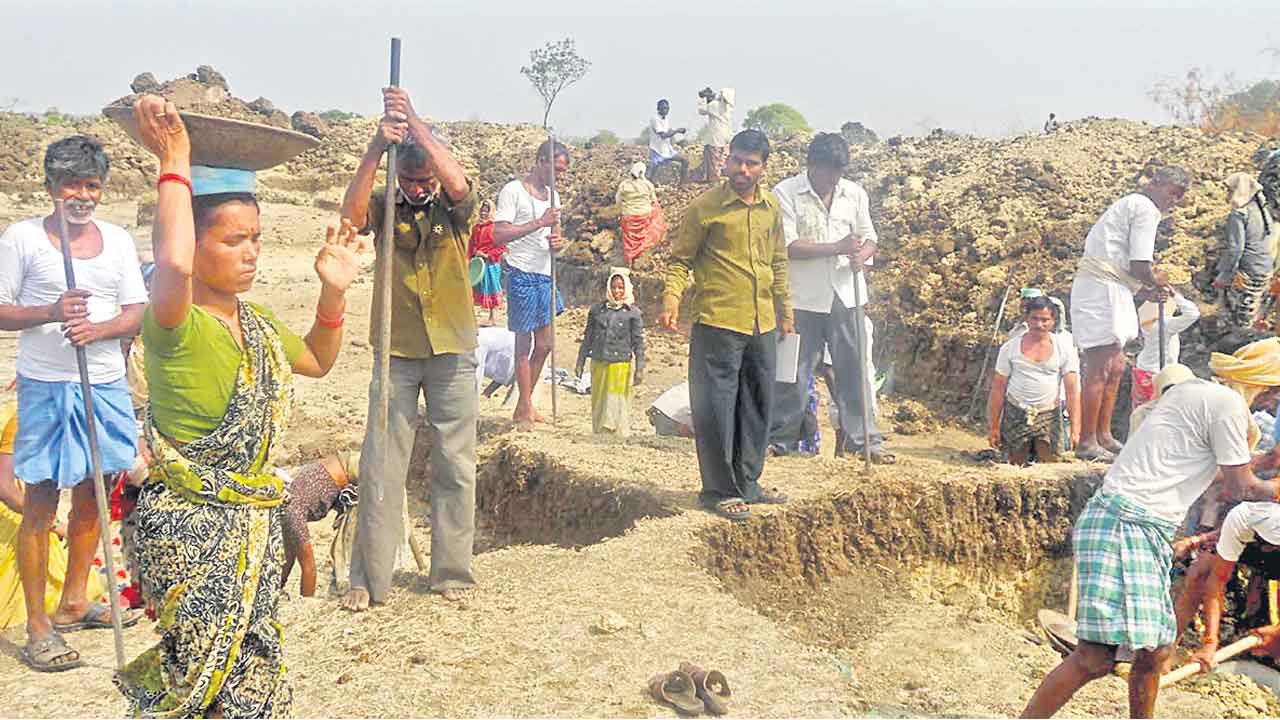 తగ్గిన ఉపాధి