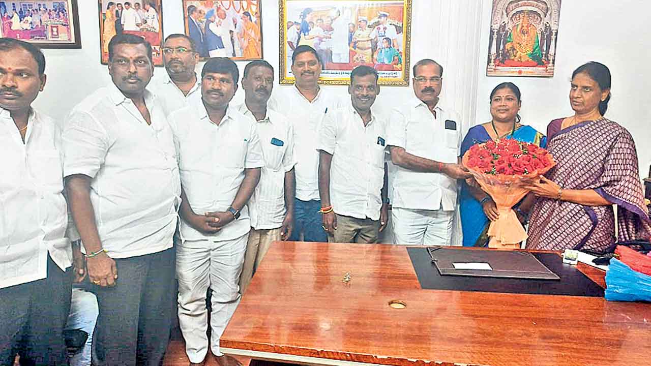 స్థానిక సంస్థల ఎన్నికల్లో సత్తా చాటాలి