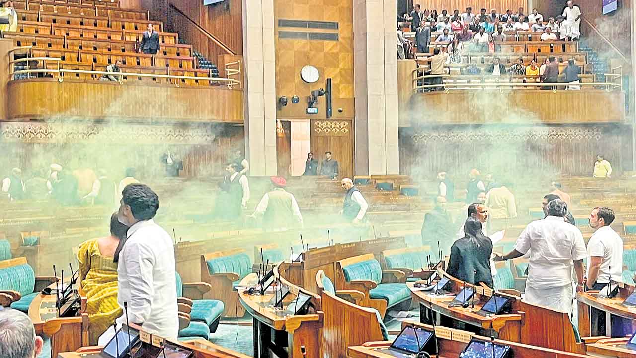 Lok Sabha Security Breach | పార్లమెంట్‌పై దాడి.. చర్చ పక్కదారి!