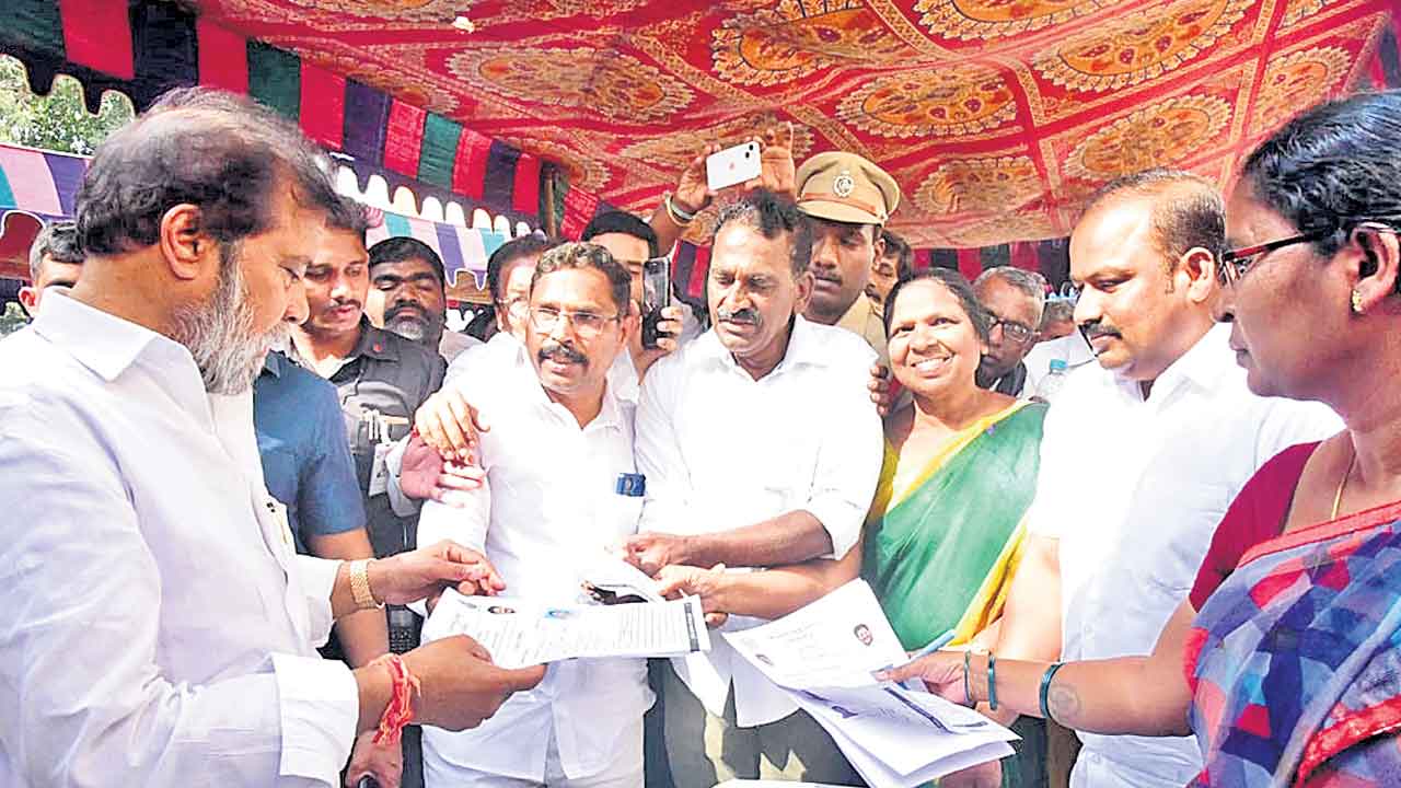 హమీలు నేరవేరుస్తాం