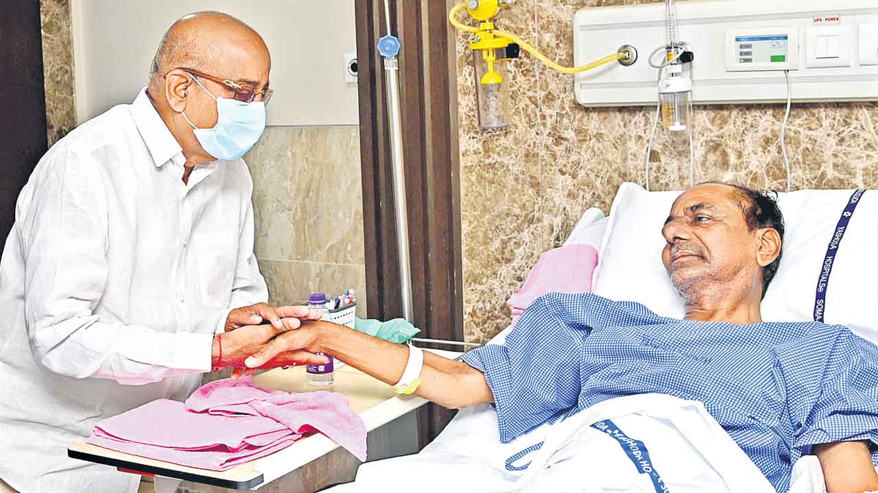 KCR | కేసీఆర్కు ప్రముఖుల పరామర్శ.. బీఆర్ఎస్ అధినేత విజ్ఞప్తితో ఆసుపత్రిలో తగ్గిన తాకిడి..