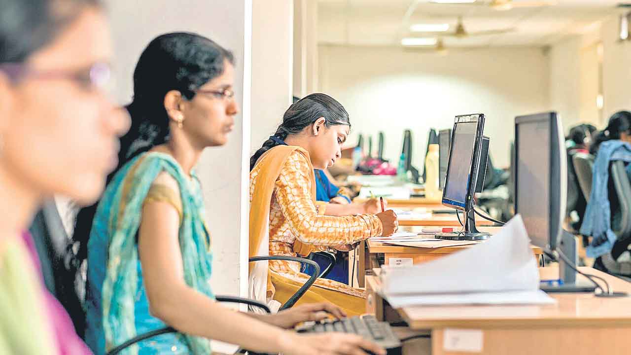 ఆందోళన కలిగిస్తున్న ఐటీ సంక్షోభం