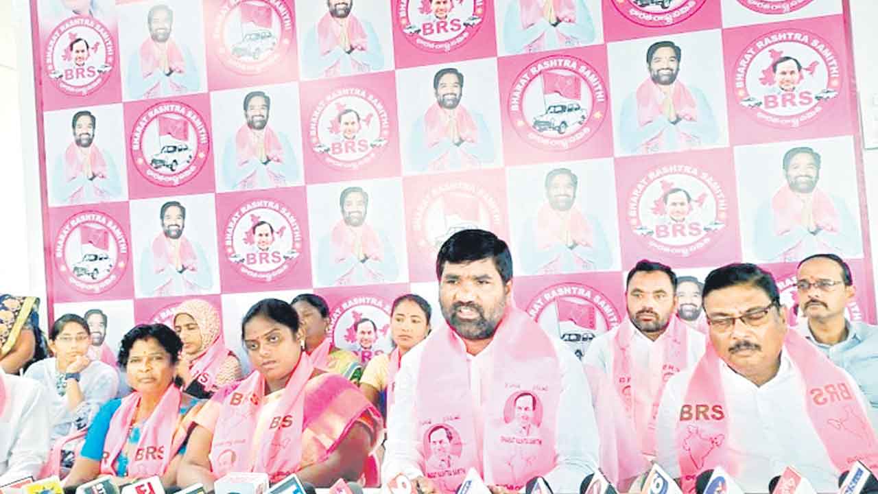 పెండింగ్‌ పనులు పూర్తి చేయాలి