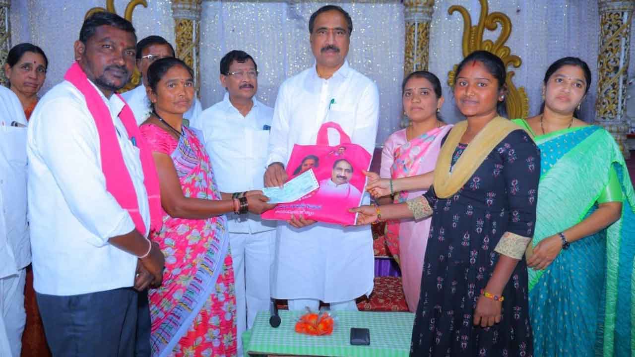 హామీలన్నీ అమలుచేయాలి