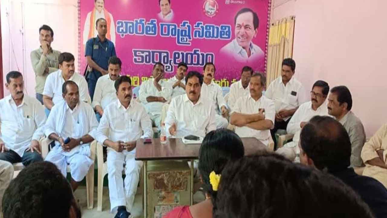 పథకాల అమలులో జాప్యం చేయొద్దు